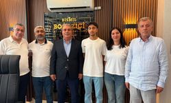 AK Parti Bismil İlçe Teşkilatı’ndan YKS Türkiye 382’ncisi Enes Ayaz’a ziyaret ve burs desteği