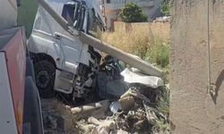 Tankerin Çarpıp Sürüklediği Otomobilin Sürücüsü Hastanede Hayatını Kaybetti