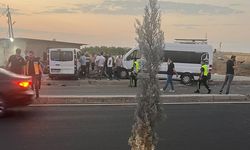 Batman’da minibüsler çarpıştı: 9 kişi yaralandı