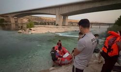 Fırat Nehri Kıyısında Mahsur Kalan 10 Kişi Ekiplerin Çalışmasıyla Kurtarıldı