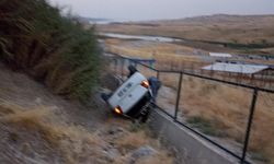 Kontrolden çıkan otomobil şarampole devrildi