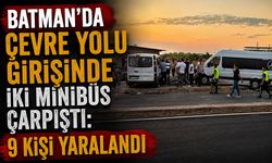 Batman’da çevre yolu girişinde iki minibüs çarpıştı: 9 kişi yaralandı