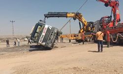 Kontrolden Çıkan Beton Mikseri Devrildi: Sürücü Yaralandı