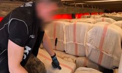 Samanların Arasına Gizlenmiş Binlerce Kaçak Ürün Ele Geçirildi