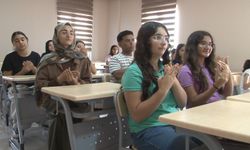 Çocuklar iletişim engellerini işaret diliyle aşıyor