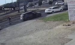 Kamyonetin kasası açıldı, sürücüler yardıma koştu