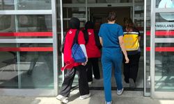 Programda panik: 4 öğrenci hastaneye kaldırıldı