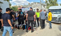 Servis aracıyla çarpışan motosikletin sürücüsü yaralandı