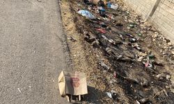Bismil’de tepki çeken görüntü: Mezarlık çevresi içki şişelerle doldu