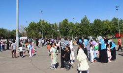 Diyarbakır’da çocuklar Gazze için gökyüzüne umut bıraktı