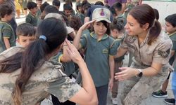 Jandarma Ekiplerinden Miniklere İlköğretim Haftası Sürprizi