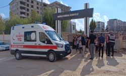 Motosikletin Çarptığı İlkokul Öğrencisi ve Sürücü Yaralandı