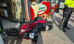 Direksiyon Hakimiyetini Kaybeden Motosiklet İş Yerine Daldı
