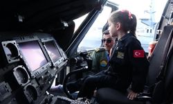 Pencereden İzlediği Uçakların Kokpitine Geçti