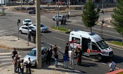Diyarbakır’da iki araç çarpıştı: 3 kişi hastaneye kaldırıldı
