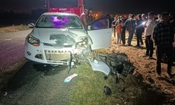 Otomobil ile motosiklet çarpıştı, 22 yaşındaki genç hayatını kaybetti