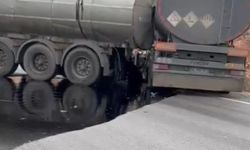 Akaryakıt yüklü tankerler çarpıştı, yol yakıtla kaplandı