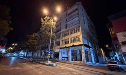 Depremde Ağır Hasar Görmüştü: 50 Yıllık İş Hanı ve Lojmanda Yıkım Mesaisi
