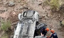 Otomobil takla attı: 1’i bebek 3 kişi yaralandı
