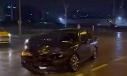 Diyarbakır’da iki otomobil çarpıştı, 2 kişi hastaneye kaldırıldı