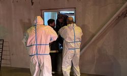 Su basan evde mahsur kalan 2 yaşlı kadın pencereden kurtarıldı