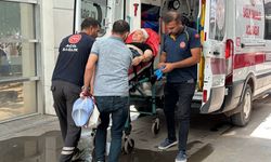 Elinden kayan bıçak ayağına saplandı: 65 yaşındaki kadın yaralandı