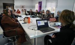 Diyarbakır'da Kadınlara Seminer: Meme Kanserinde Erken Tanı Ele Alındı