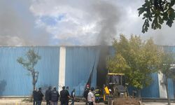 Gaziantep’te Pamuk Fabrikasında Yangın: İtfaiyenin Müdahalesi Sürüyor