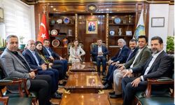Diyarbakır’da dikkat çeken ziyaret: AK Parti İl Başkanı Sümer, eş başkanlarla görüştü