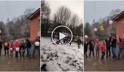 Diyarbakır’ın o ilçesinde kar yağdı, çocuklar doyasıya eğlendi