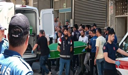 Cezaevinden izinli çıktı, Boşandığı Eski Eşini Bıçaklayarak Öldürüp Yaşamına Son Verdi