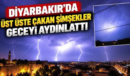 Diyarbakır’da Üst Üste Çakan Şimşekler Geceyi Aydınlattı