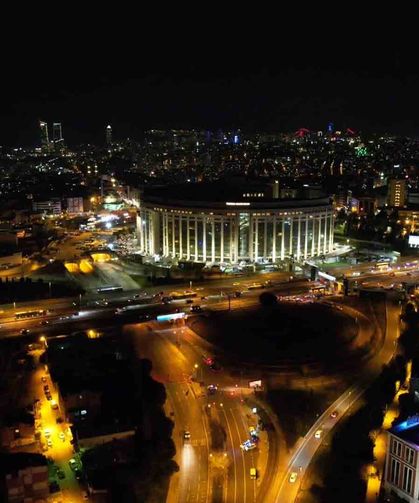 İstanbul Adalet Sarayı önünde güvenlik önlemleri artırıldı