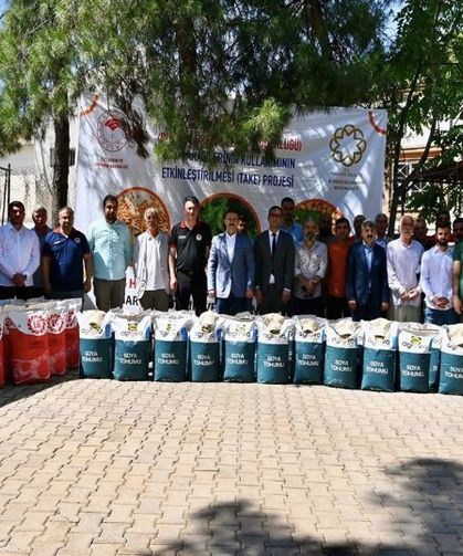 Çiftçilere Yüzde 75 Hibeli Soya Ve Ayçiçeği Tohumu Dağıtıldı