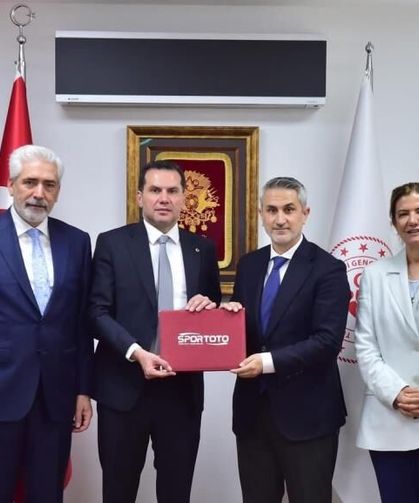 Diyarbakır'ın İlçelerine Yeni Spor Tesisleri Yapılıyor