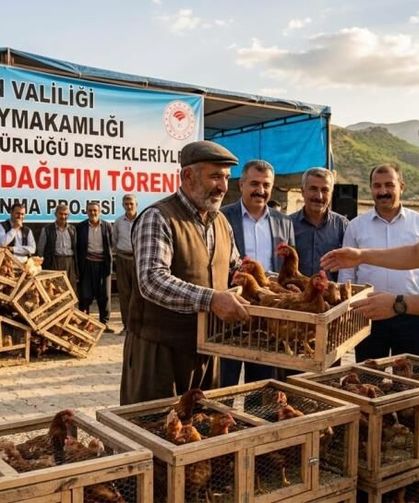 Kırsalda Kalkınma İçin 4 Bin 500 Tavuk Dağıtıldı