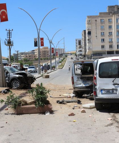 Dört Aracın Karıştığı Zincirleme Kazada 4 Kişi Yaralandı