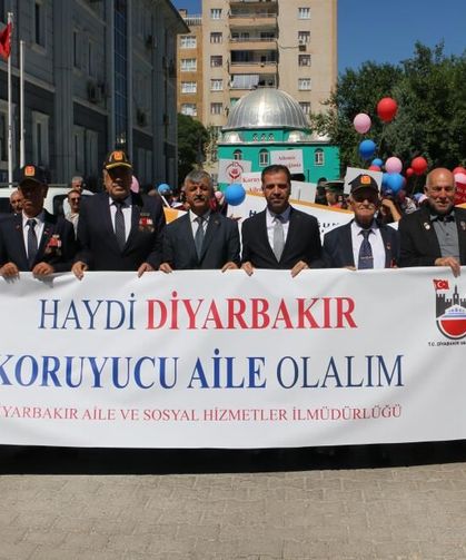 Aile ve Sosyal Hizmetler İl Müdürlüğü'nden "Güçlü Yarınlar" Yürüyüşü