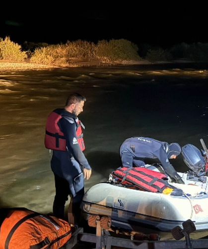 Çay da Mahsur Kalan Vatandaşlar Ekipler Tarafından Kurtarıldı