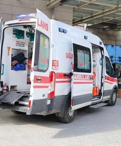 Devrilen Traktörün Altında Kalan Sürücü Yaşamını Yitirdi
