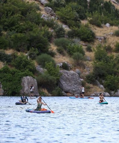 Doğa Harikası Takoran Vadisi Şimdi de SUP Sporcularının Gözdesi Oldu