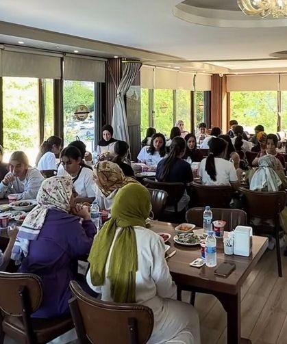 Tepe Mahalleli İş İnsanından Öğrencilere Anlamlı Jest