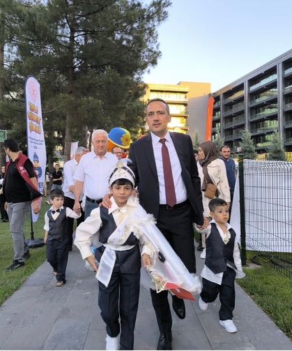 530 Yıllık Vakıf Geleneği Diyarbakır'da Yeniden Hayat Buldu: 30 Çocuk İçin Sünnet Şöleni Düzenlendi