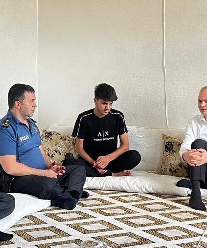 Okul Saldırısında Yaralanan Öğrencilerin Karneleri Evlerine Götürüldü
