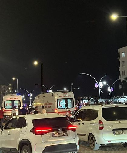 Otomobille Çarpışan Motosikletteki 2 Kişi Yaralandı