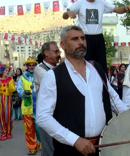 Mardin Yeşilli’de Festival Coşkusu: Sokaklar Renklendi!