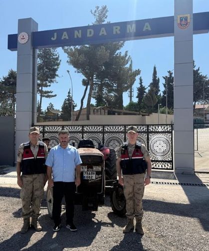 Dün Çalınan Traktör Bulunarak Sahibine Teslim Edildi