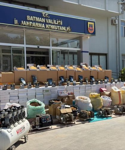 Jandarma Ekipleri Düğmeye Bastı: Çok Sayıda Kaçak Malzeme ve Makaron Yakalandı