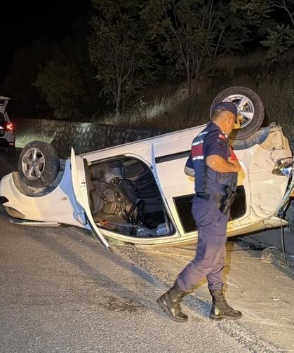İstinat Duvarına Çarpan Otomobil Takla Attı: 2 Yaralı