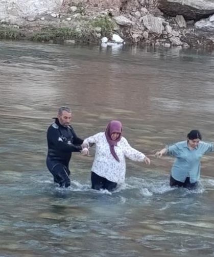 Piknik Keyfi Kabusa Döndü: Aniden Yükselen Su Sebebiyle 8 Kişi Mahsur Kaldı
